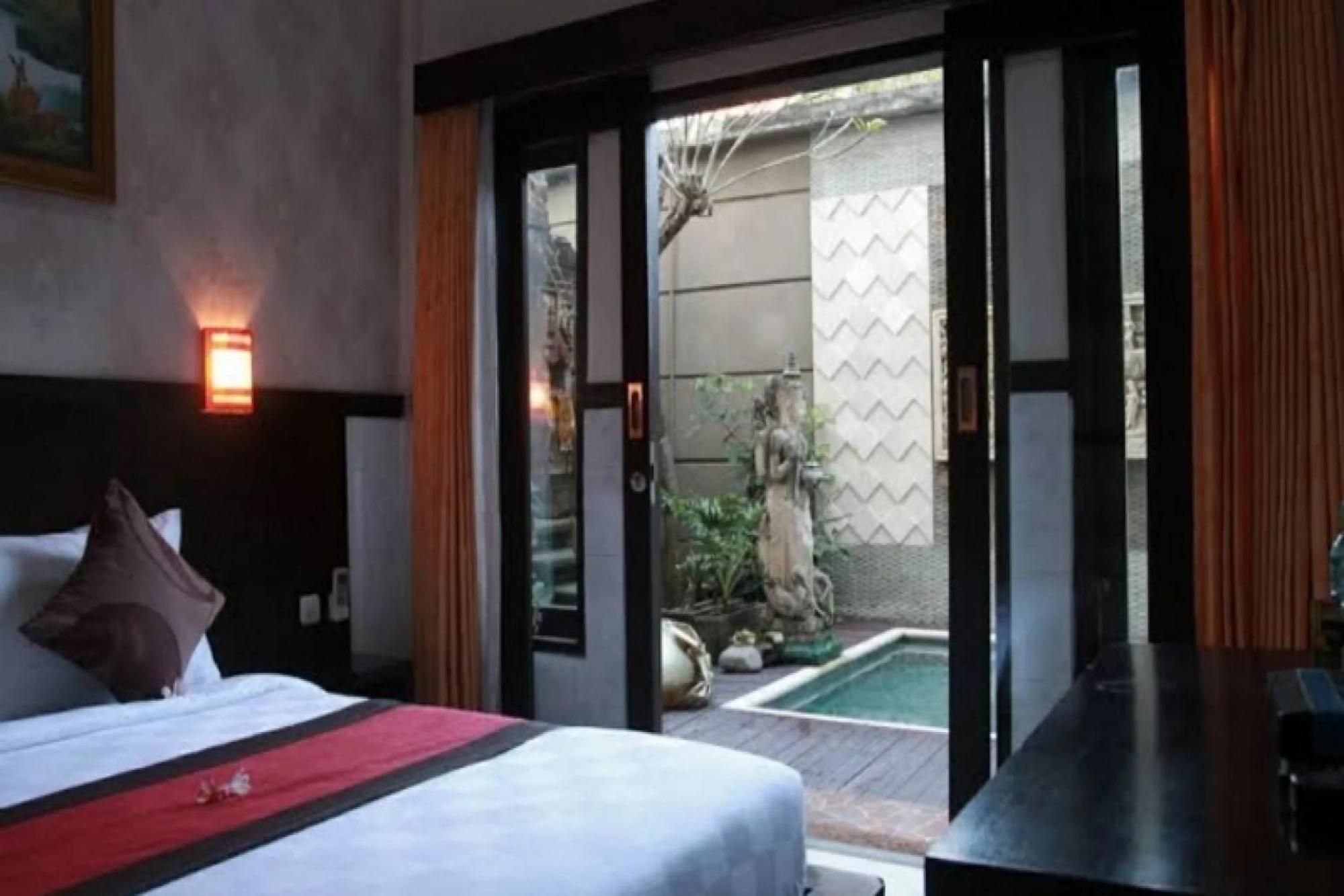 Antara Sunset Road Hotel Legian  Exterior photo