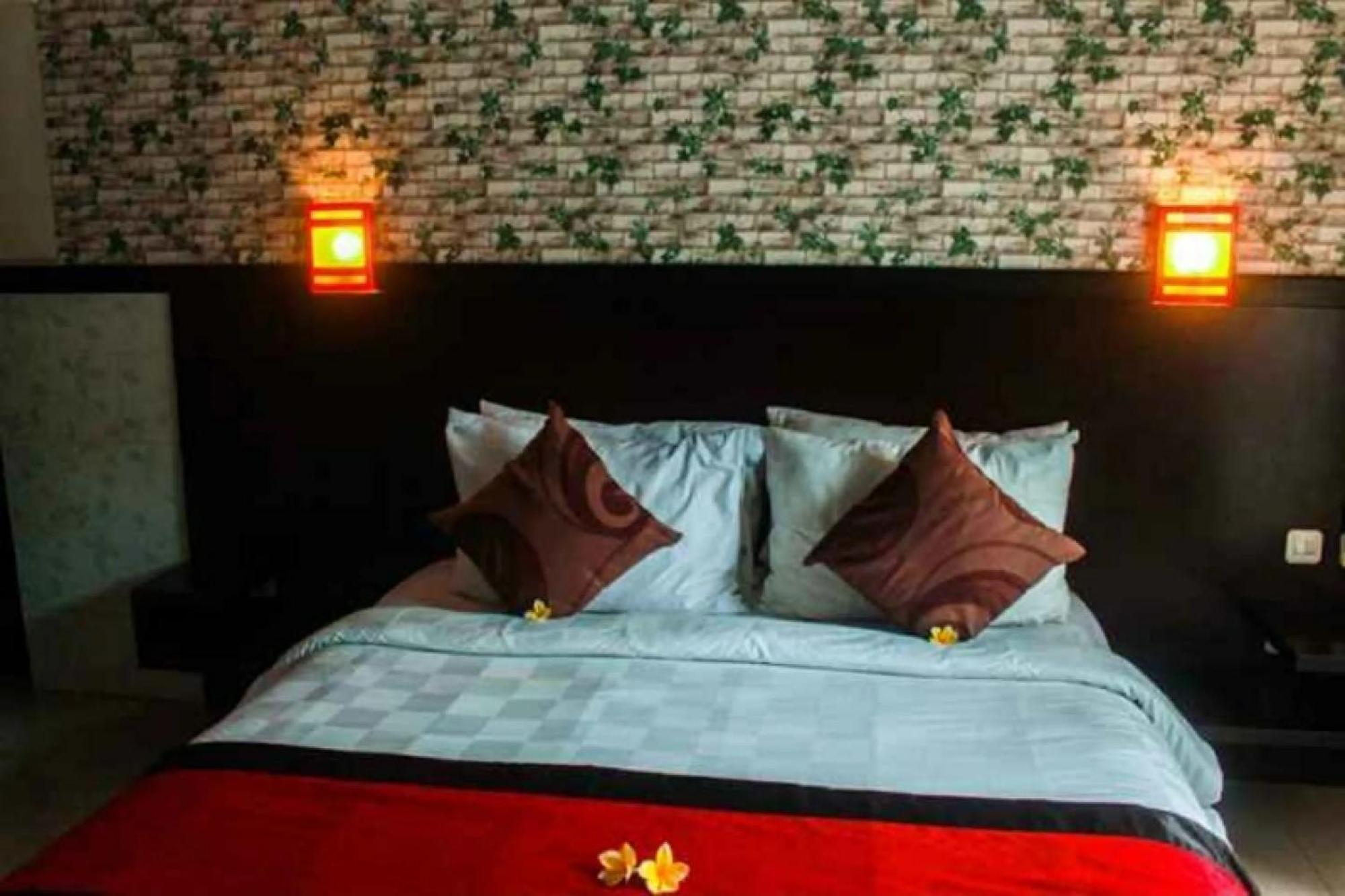 Antara Sunset Road Hotel Legian  Exterior photo